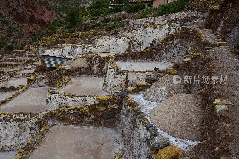 梯田盐田也被称为(Salineras de Maras)，是秘鲁库斯科地区最风景优美的旅游目的地之一